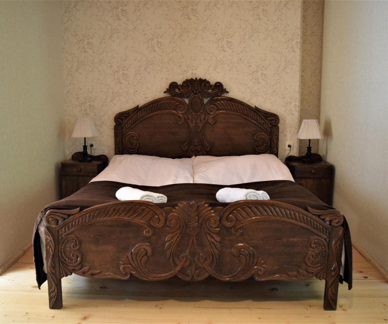 Eliso'S Guesthouse Mestia Bagian luar foto