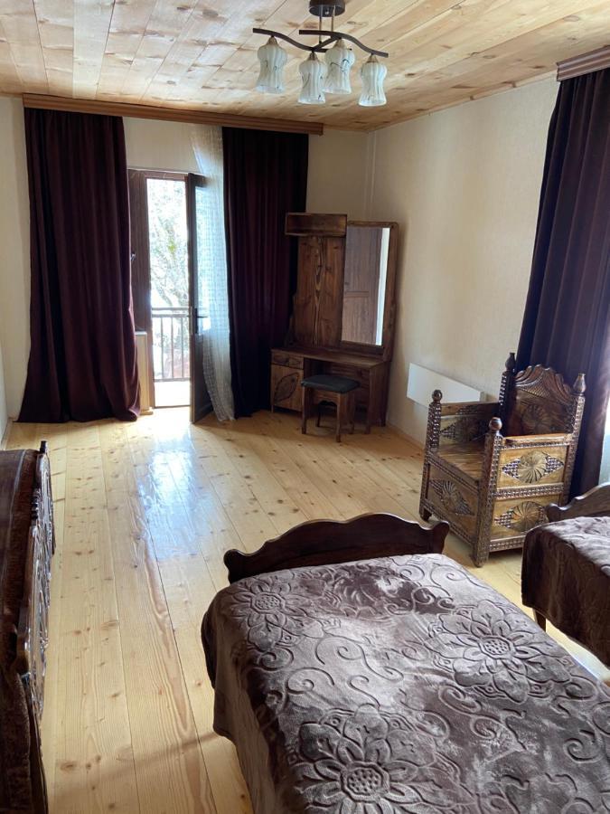 Eliso'S Guesthouse Mestia Bagian luar foto
